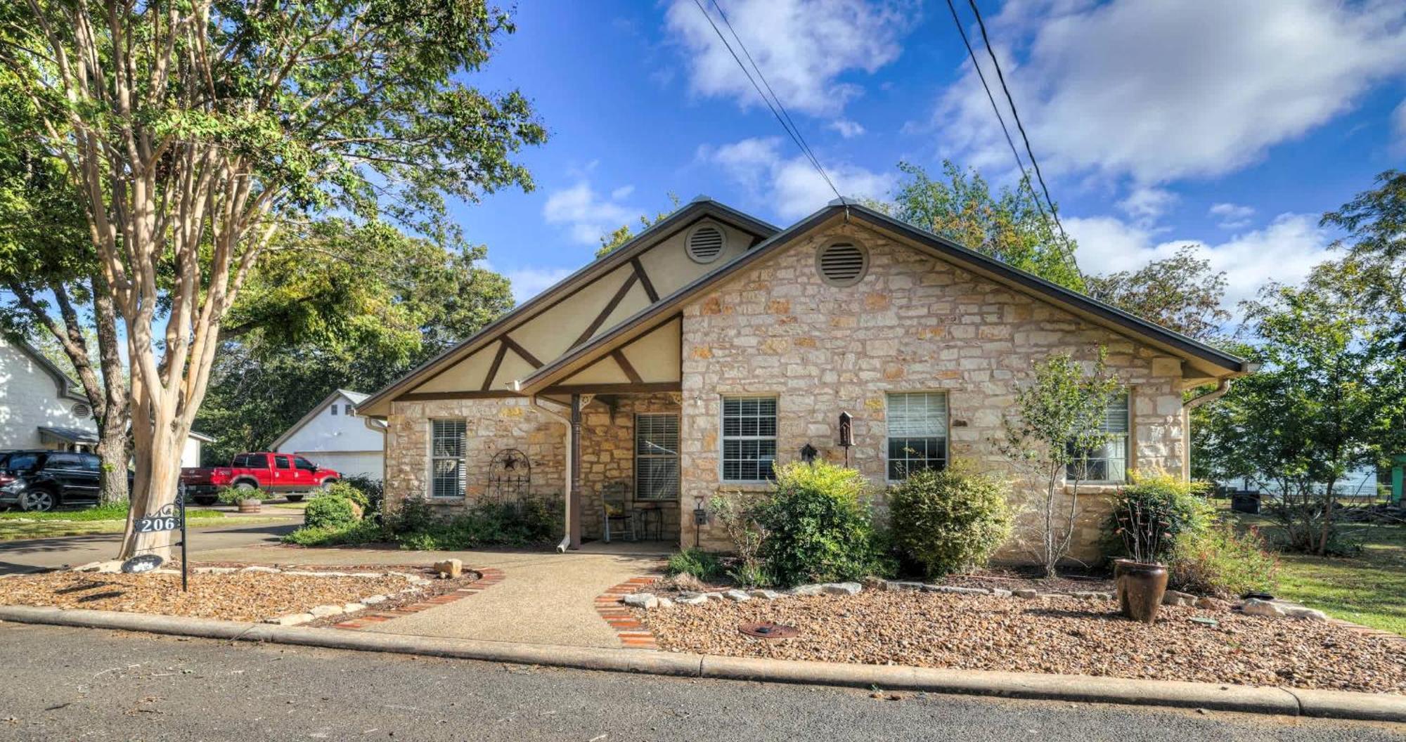 Peach Street Retreat - Fire Pit And Close To Main St Villa Fredericksburg Exterior photo