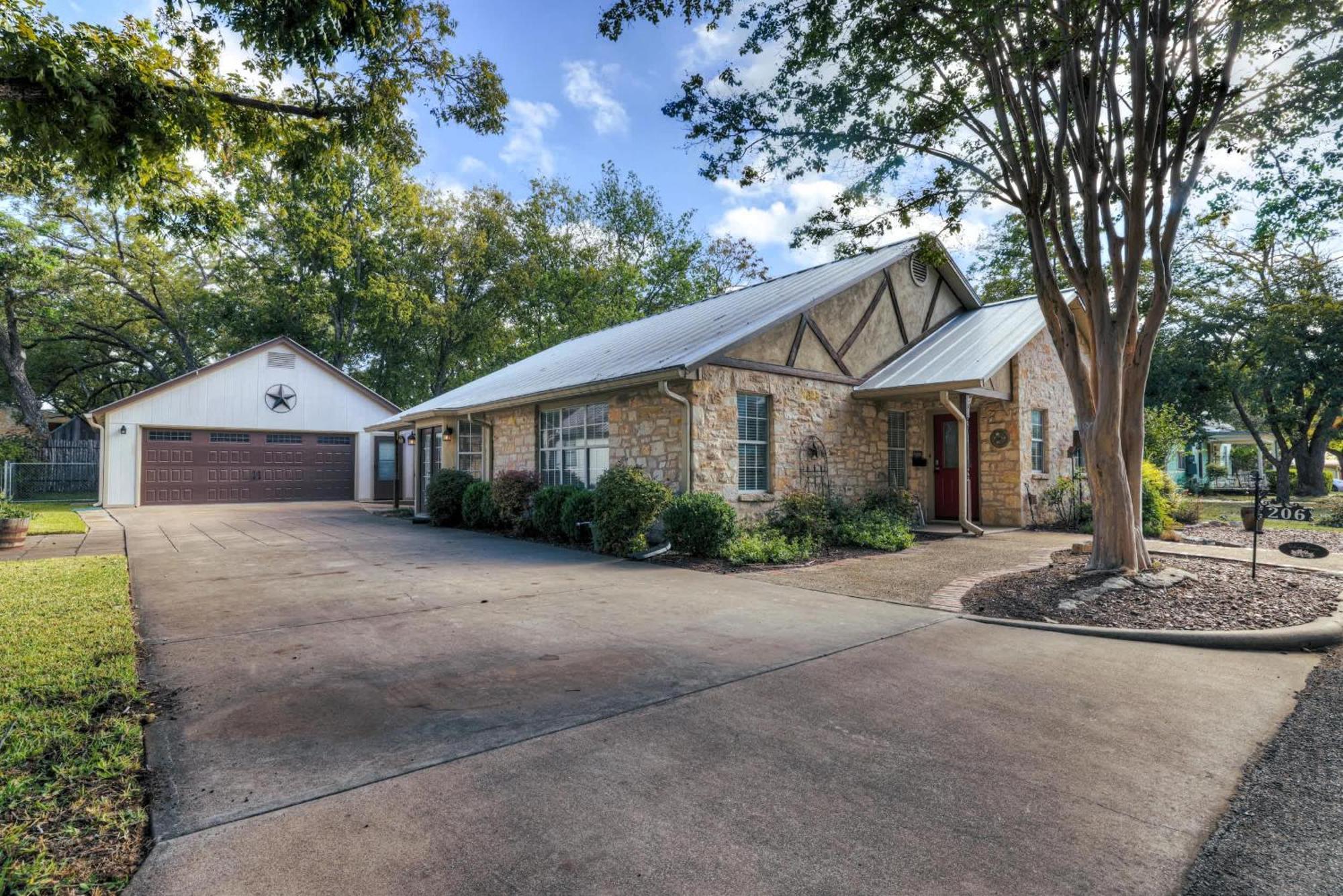 Peach Street Retreat - Fire Pit And Close To Main St Villa Fredericksburg Exterior photo