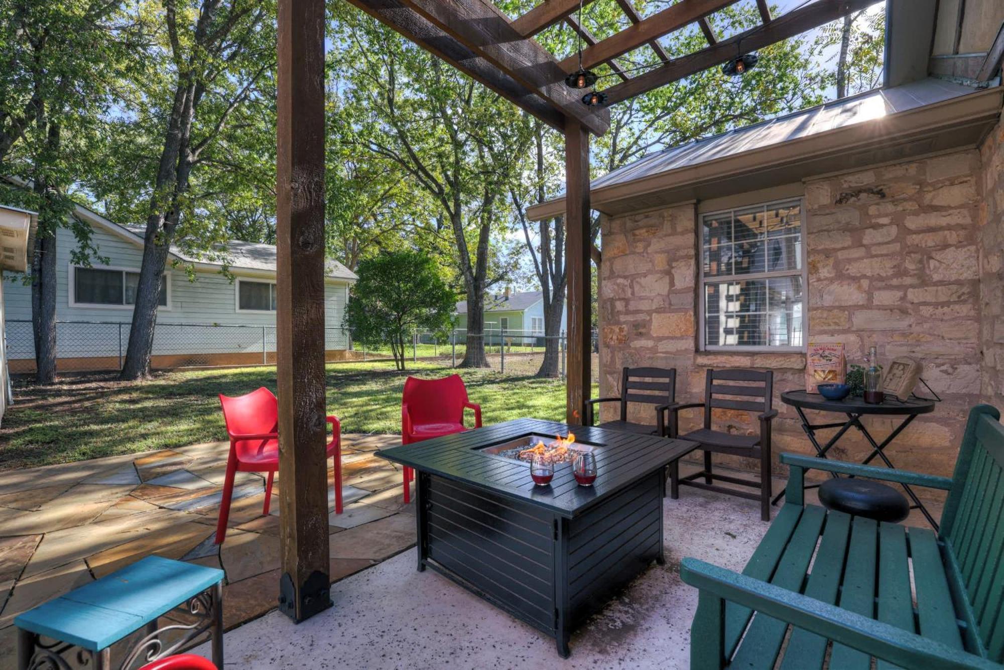 Peach Street Retreat - Fire Pit And Close To Main St Villa Fredericksburg Exterior photo