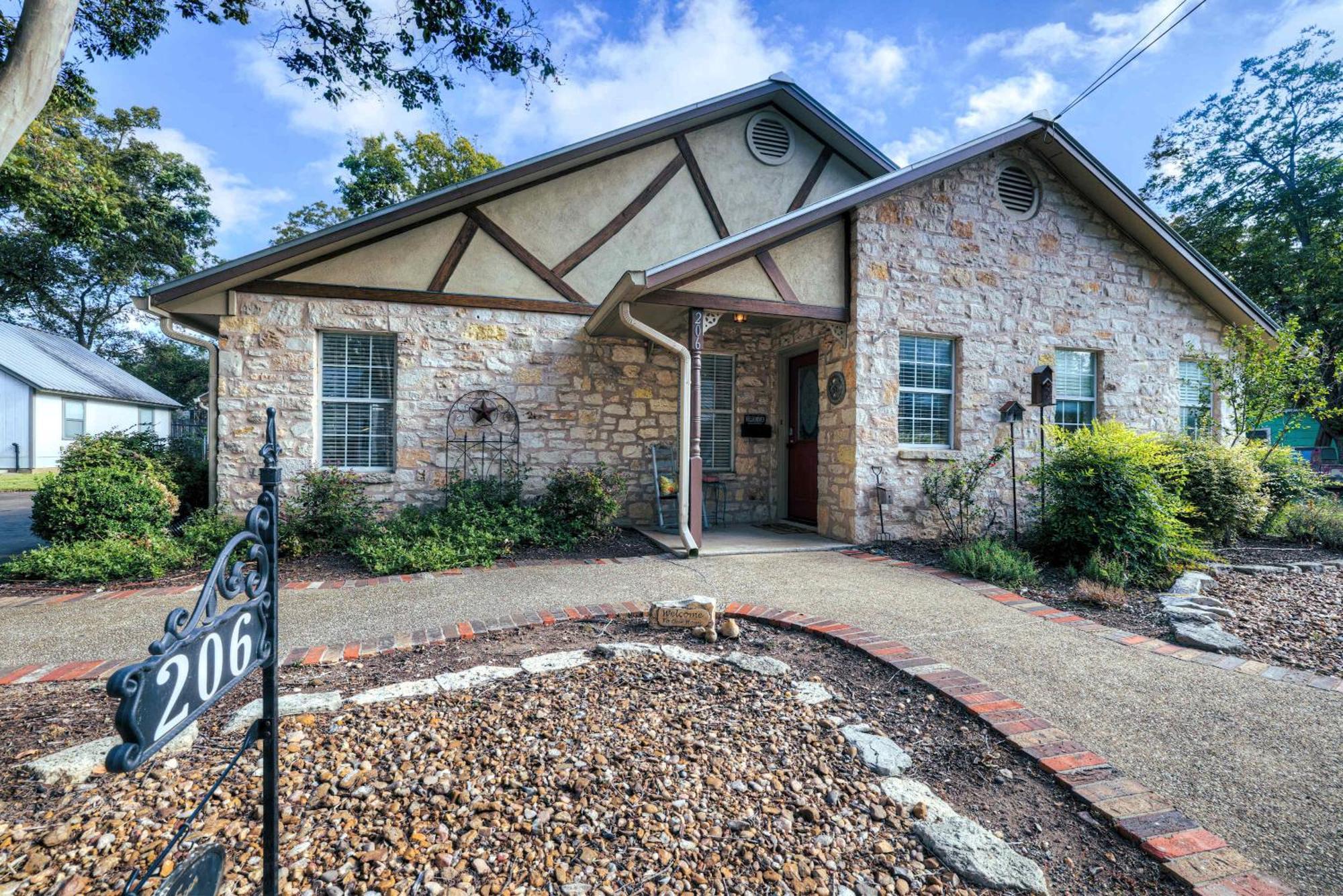 Peach Street Retreat - Fire Pit And Close To Main St Villa Fredericksburg Exterior photo