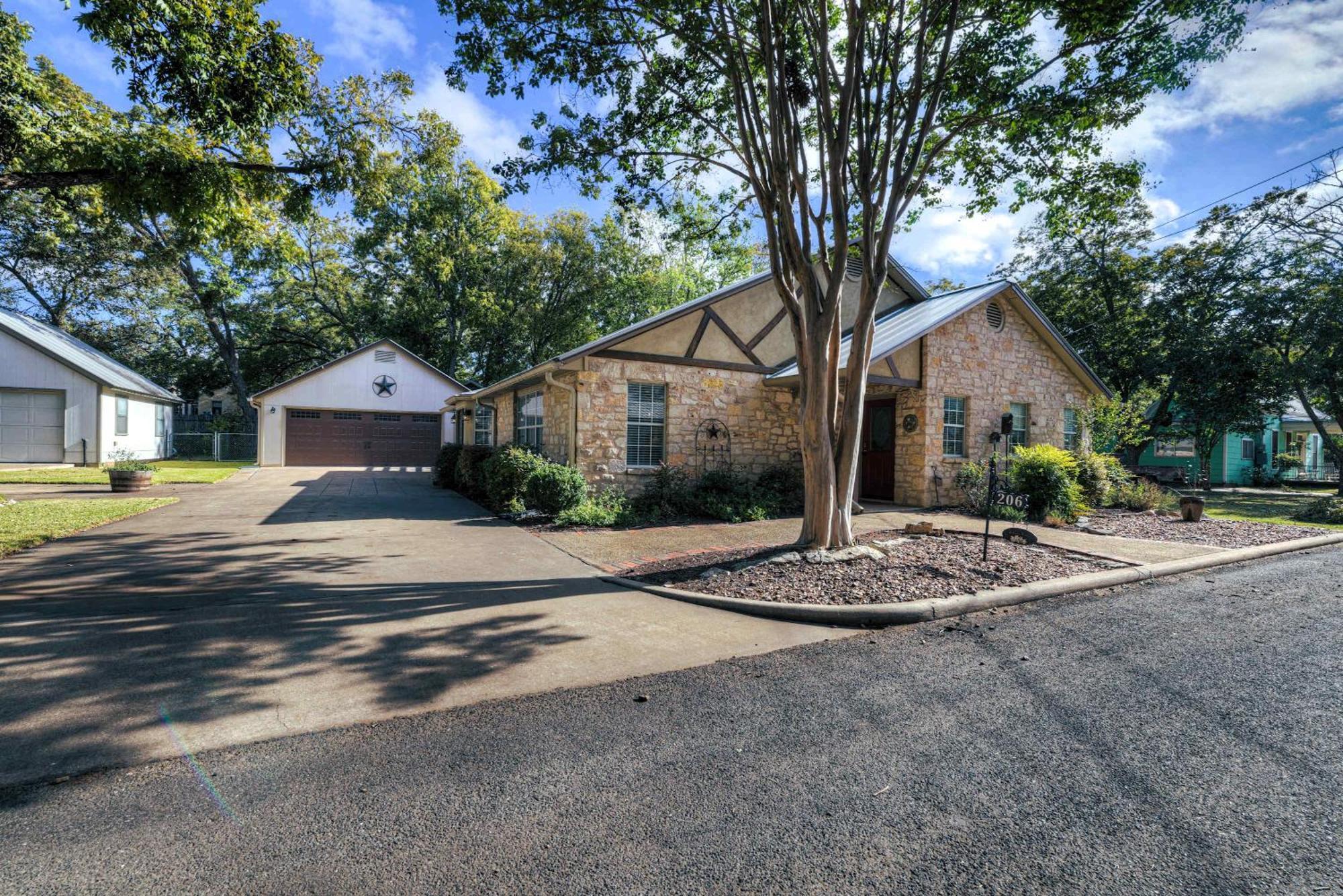 Peach Street Retreat - Fire Pit And Close To Main St Villa Fredericksburg Exterior photo